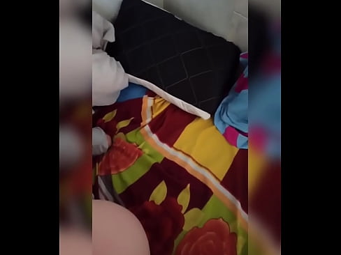 ❤️ Minu toakaaslane jääb üksi koju, sest tema abikaasa läheb puhkusele ja ma kasutan võimalust teda nussida ja täita tema perse piimaga ️❌ Anaal video at us ﹏